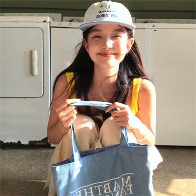 唱歌的六个女人